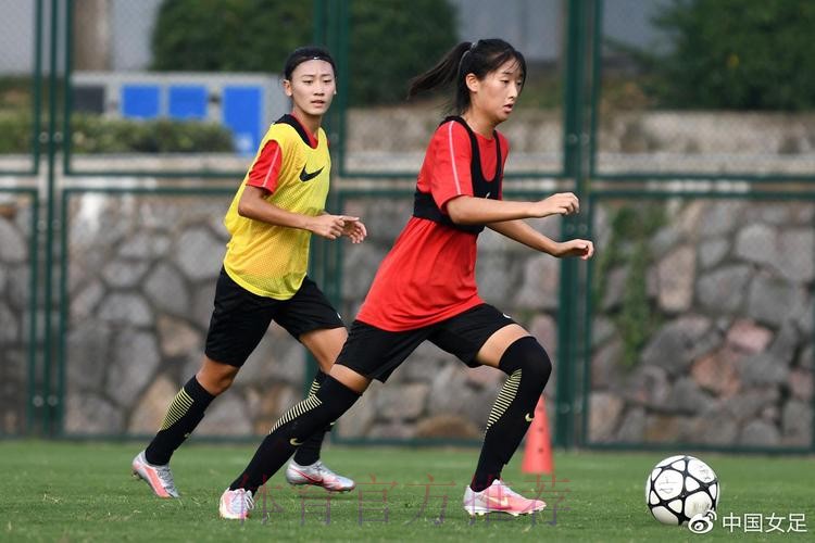 “乘风破浪，敢耀绽放” 2020赛季女甲联赛顺利收官